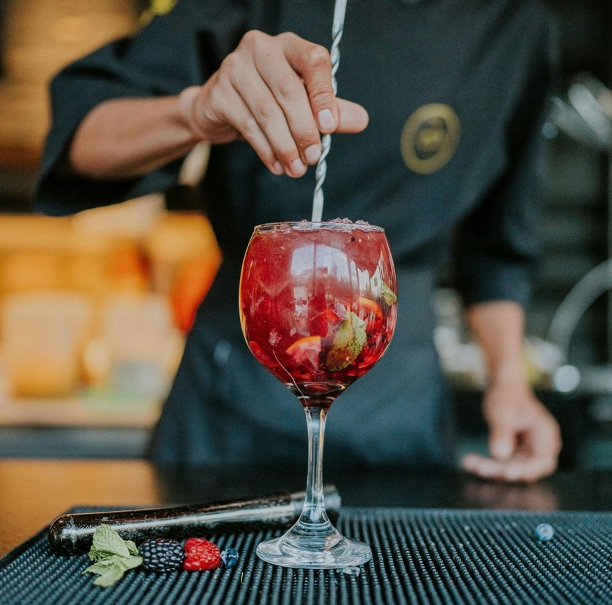 Craft Cocktail Class & Walk (21+)