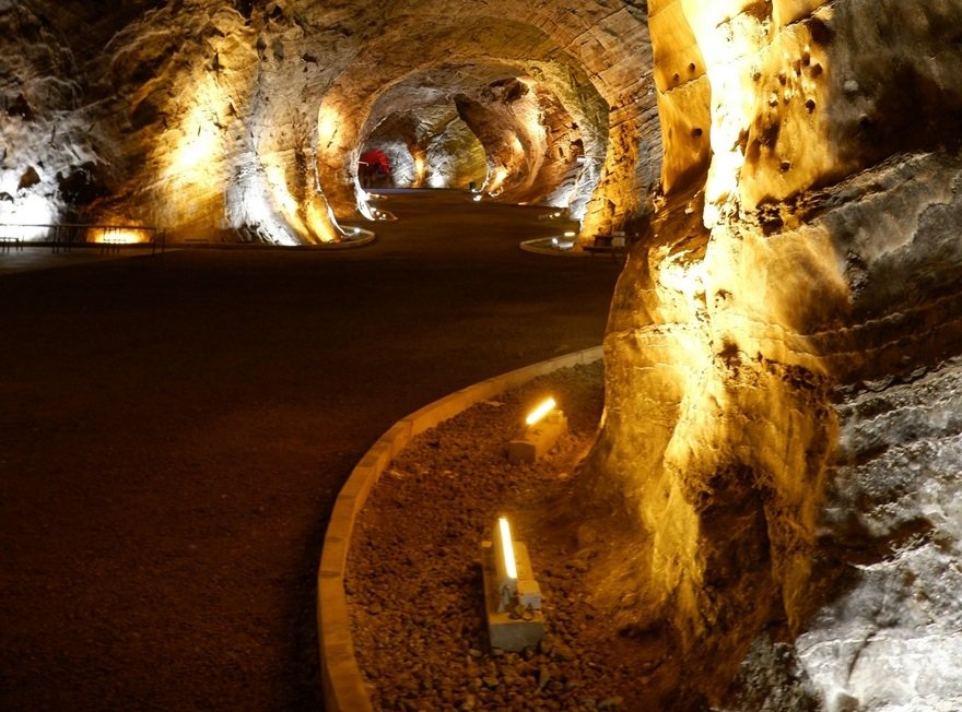 Cave & Scenic Drive Day Trip hero