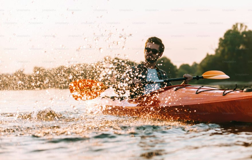 Lake Kayak & Sunset hero